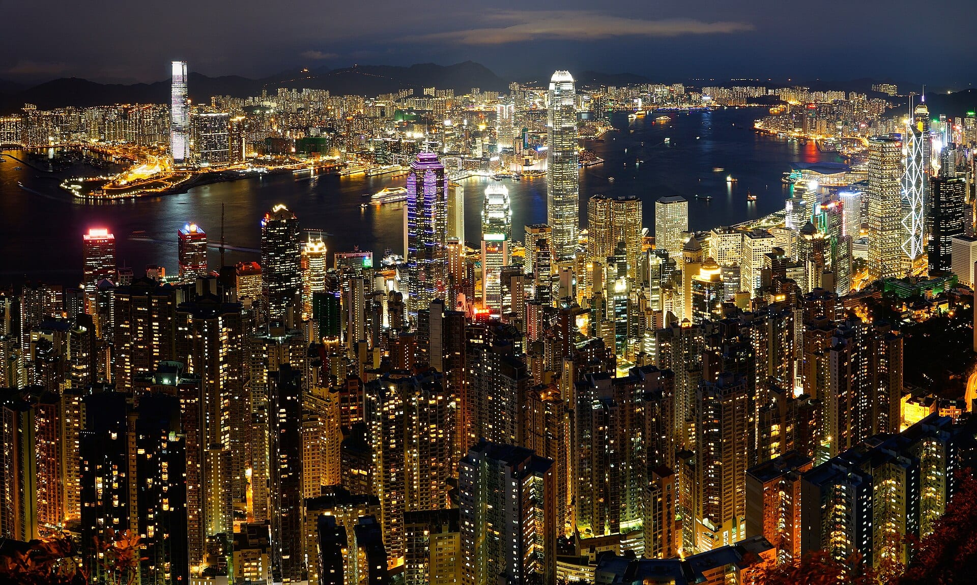A private cruise along Hong Kong's coastline — 1